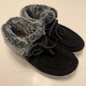 Hey Dude Women’s Britt Low Boot w/Faux Fur